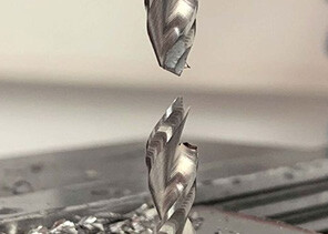 Metal Drill Bit Powerpoint-IndustryIssues-snappedbit2 Metal Drill Bit Powerpoint-IndustryIssues-snappedbit2
